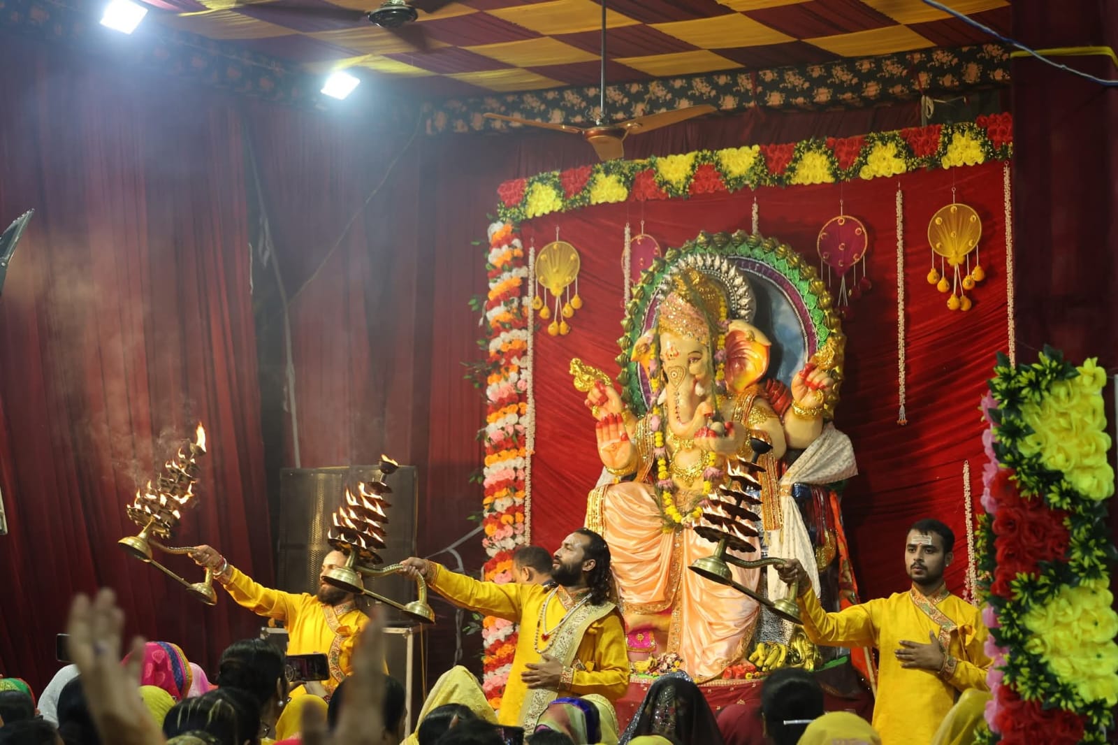 Festival Aarti